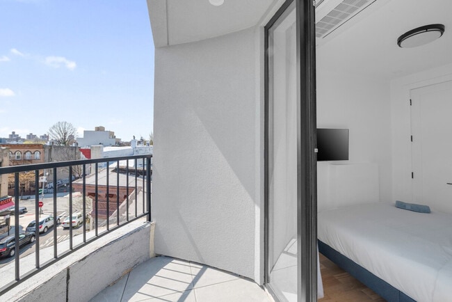 Building Photo - 217 Schaefer St