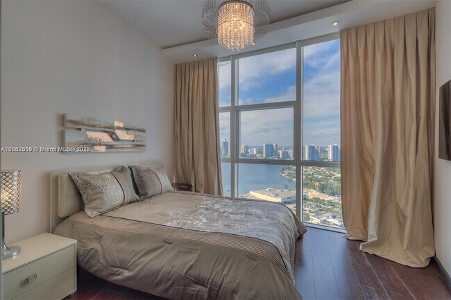 Building Photo - 18101 Collins Ave