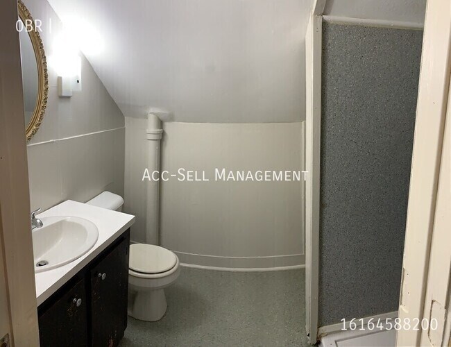 Building Photo - 1625 Belden Ave SW
