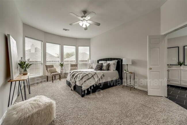 Building Photo - 5501 Fairfax Ct