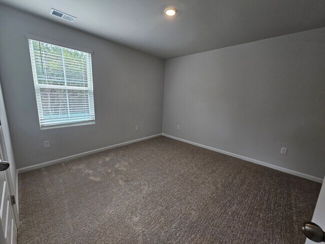 Building Photo - New 5 Bedroom/ 2.5 Bath Home