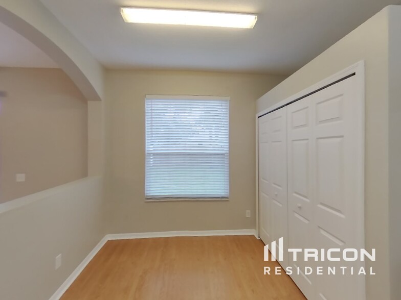 Building Photo - 10243 Goldenbrook Way