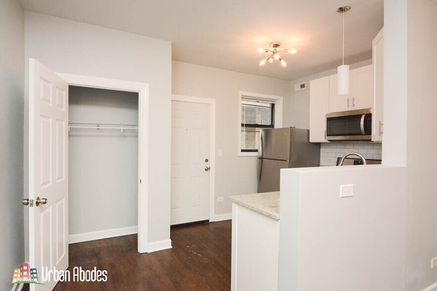 Building Photo - 3301 N Harding Ave