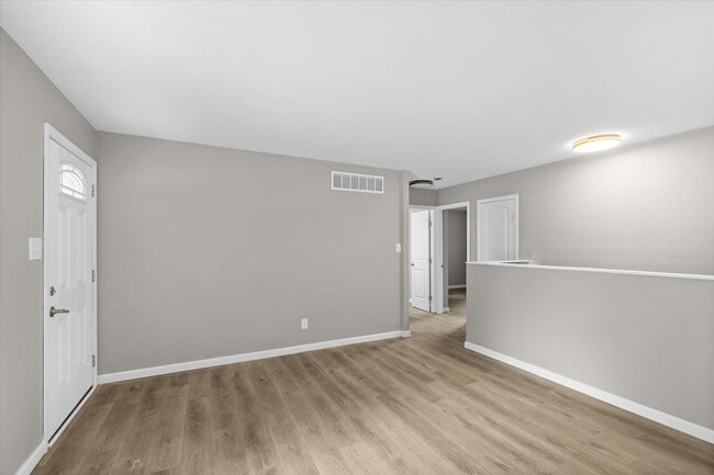 Building Photo - 1 Manor Dr