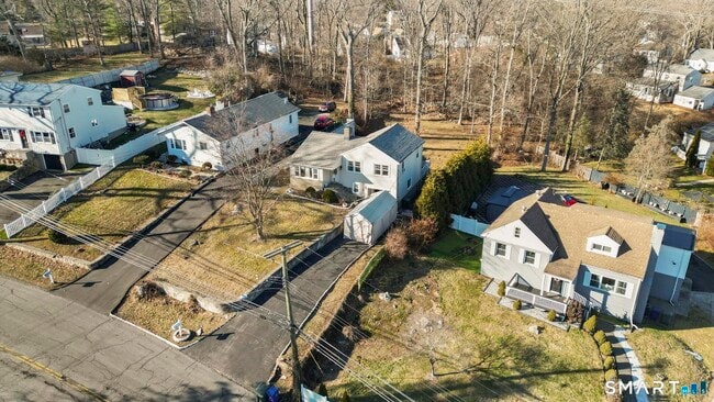 Building Photo - 540 Lakeside Dr