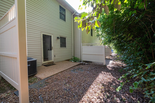 Building Photo - 315 McBrien Rd