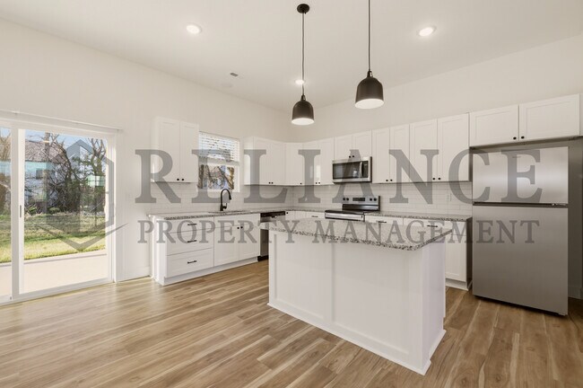 Building Photo - 701 Elmwood St