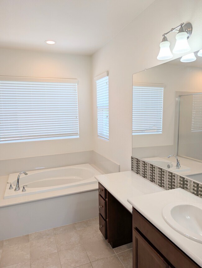 Building Photo - 655 San Marino Ct