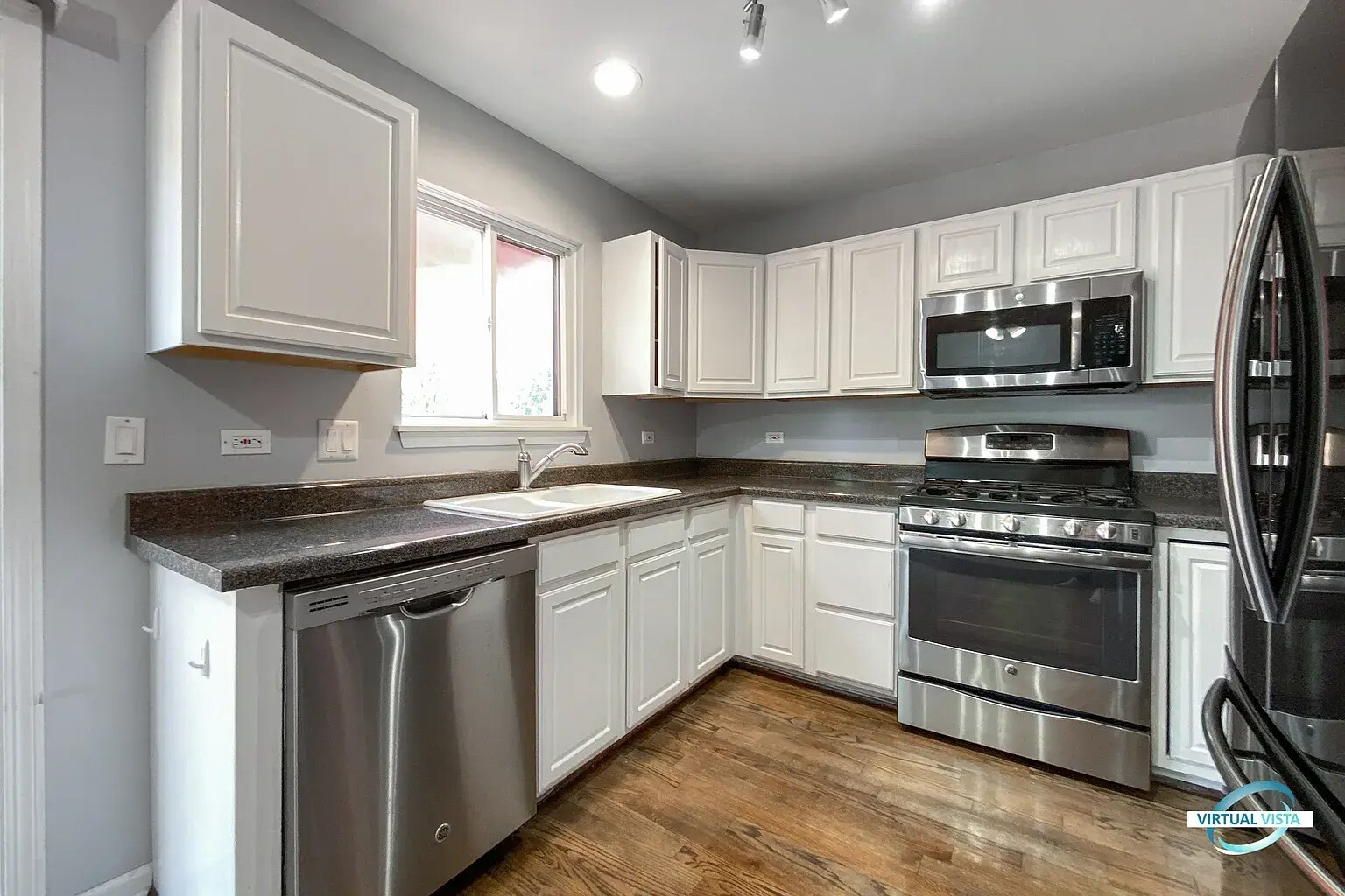 Building Photo - 3270 Hopewell Dr