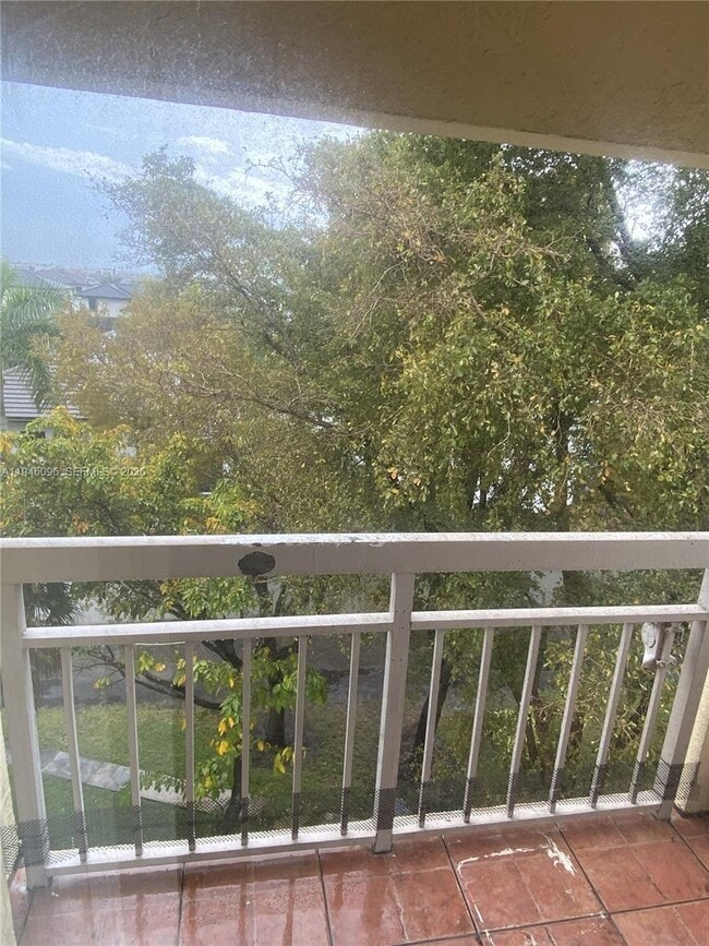 Building Photo - 8290 Lake Dr