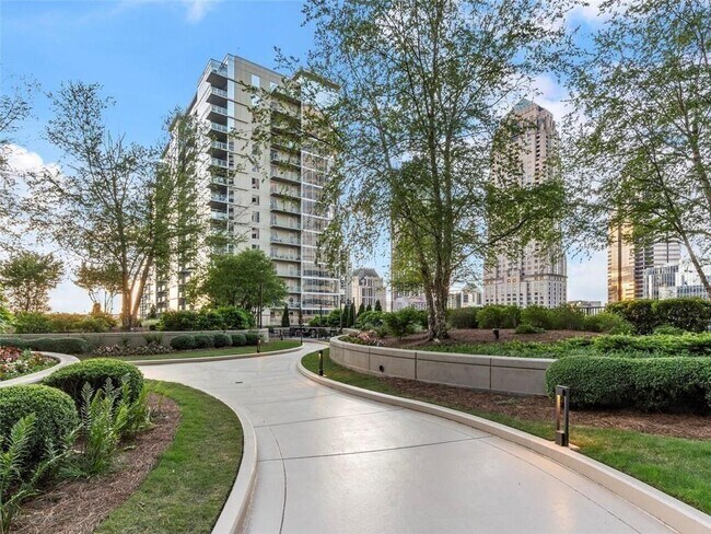 Building Photo - 1080 Peachtree St NE