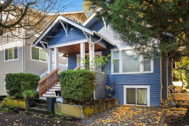 Building Photo - 720 NE 47th St