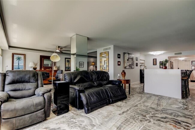 Building Photo - 5200 Brittany Dr S