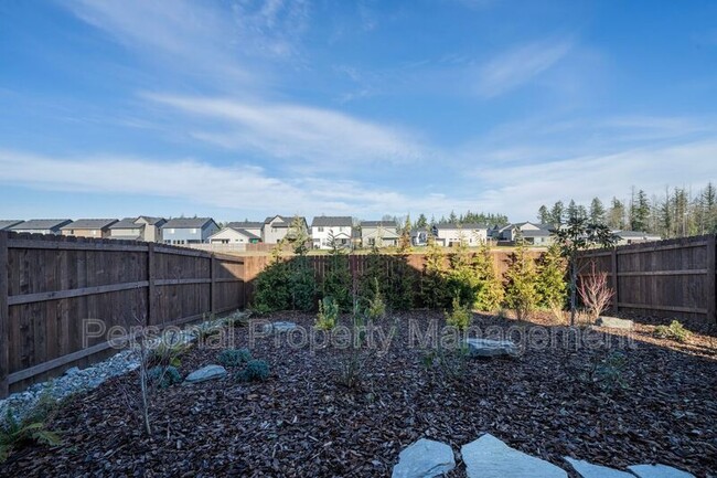 Building Photo - 13600 NE 110th Way