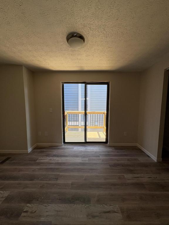 Building Photo - 124 W 9th Ave