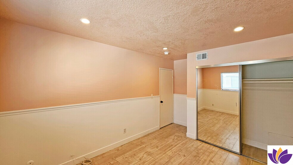 Building Photo - 18130 Oxnard St