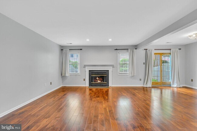 Building Photo - 31 Fair Acres Ct