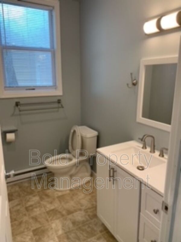 Building Photo - 910 Walnut St