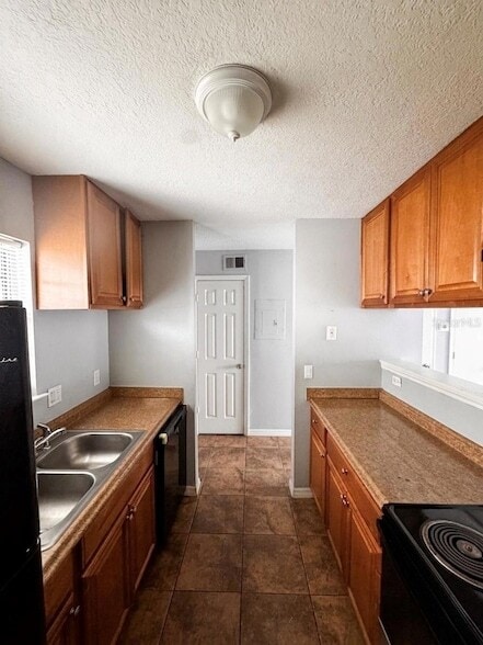 Building Photo - 2302 S Maki Rd