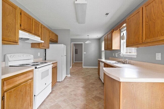 Building Photo - Adorable Home in Horse Creek Farms!