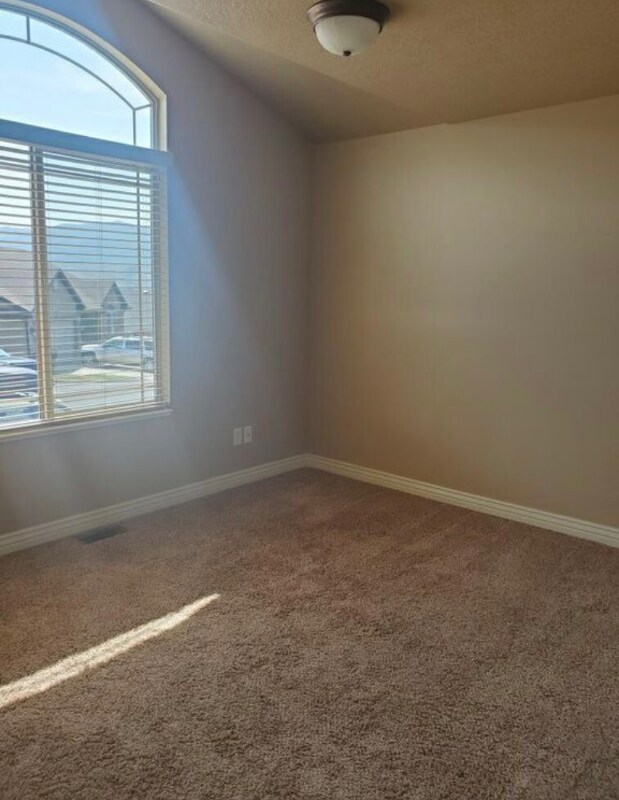 Building Photo - 785 Sage Dr