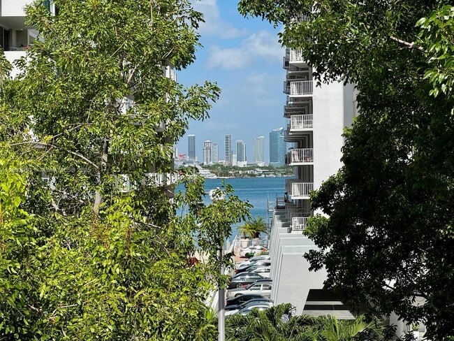 Building Photo - 1225 West Ave