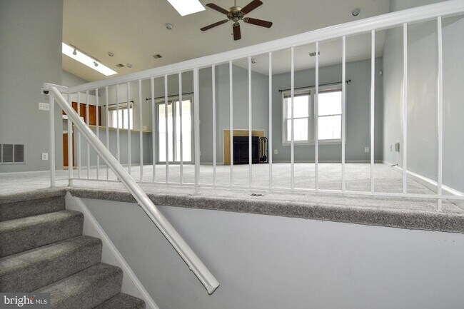 Building Photo - 4056 Grays Pointe Ct