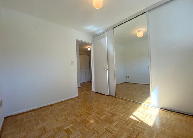 Building Photo - 65 Kirkland Ave