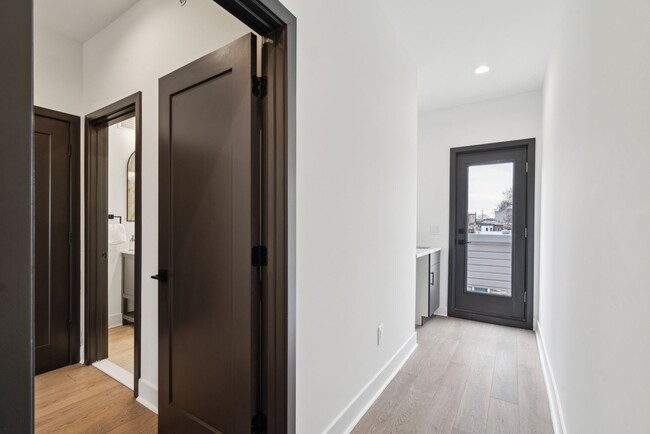 Building Photo - Brand New Townhome in Brewerytown