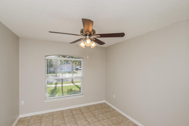 Building Photo - 2908 Maderia Cir