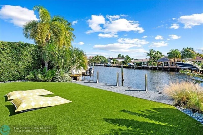 Building Photo - 2416 Bayview Dr