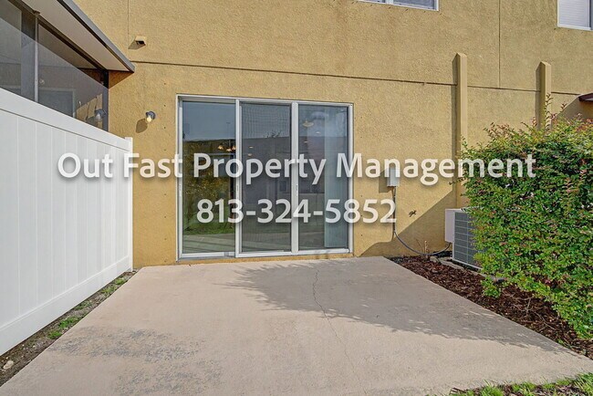 Building Photo - 6919 Holly Heath Dr