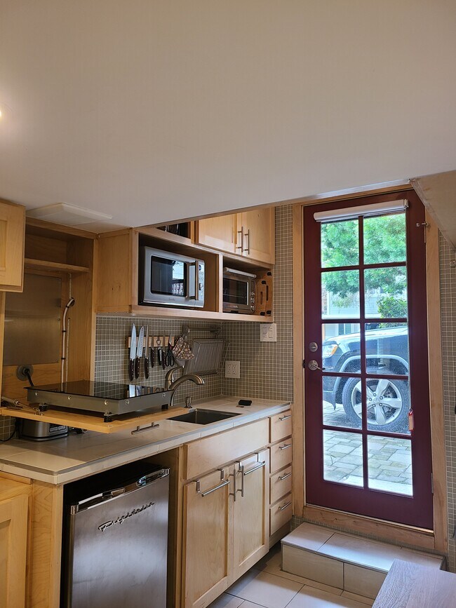Building Photo - The Casita