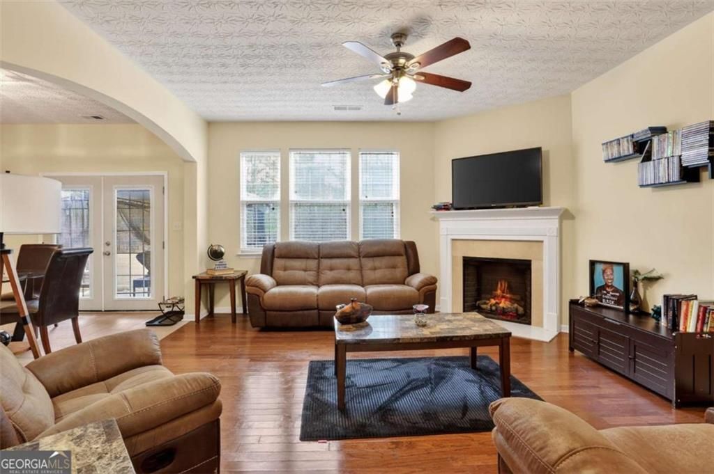 Building Photo - 5556 Cascade Run