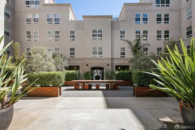 Building Photo - 821 Folsom St
