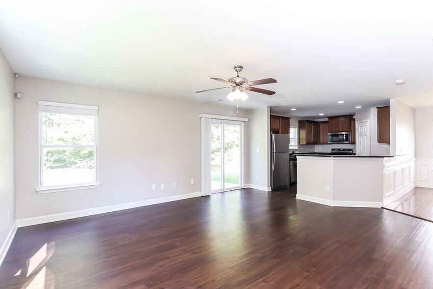 Building Photo - 11703 Sweetbriar Ridge Dr