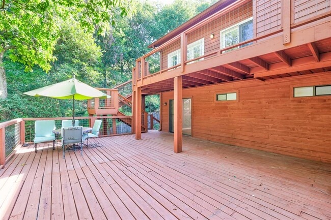 Building Photo - 3406 Westside Cove