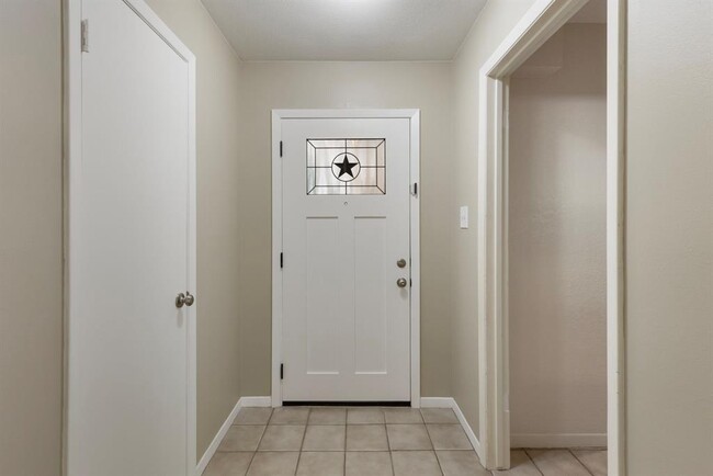 Building Photo - 78 Deerfoot Ct