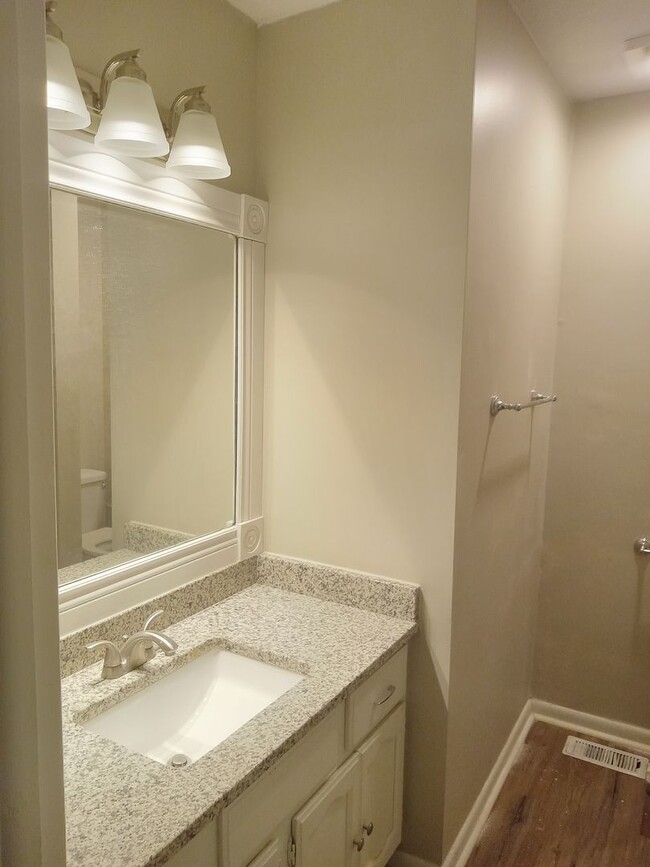 Building Photo - Darling Home in Bel Aire - Finished Baseme...