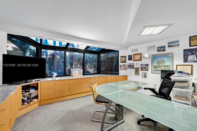 Building Photo - 279 N Hibiscus Dr