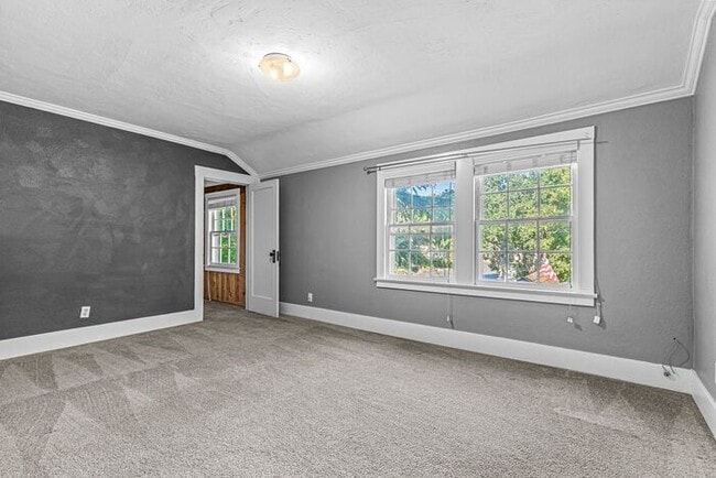 Building Photo - Beautiful Estate for Rent in Ashland