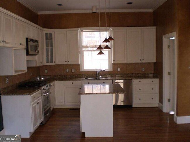Building Photo - 1510 Maplewood Ct