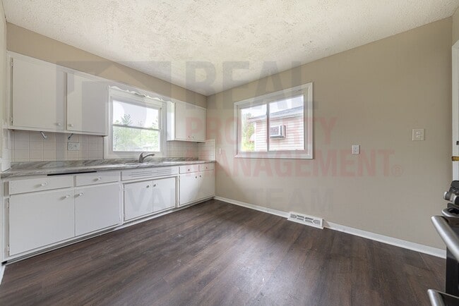 Building Photo - 1522 E 172nd St