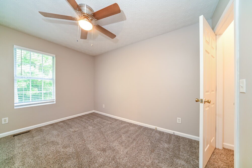 Building Photo - 1351 Hollenbeck Ln