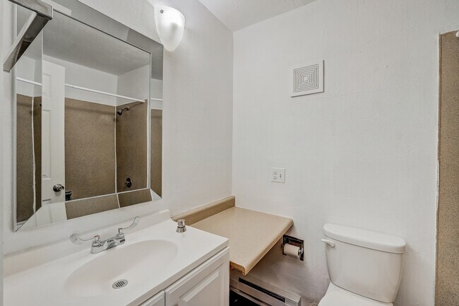 Building Photo - 5820 SW Erickson Ave