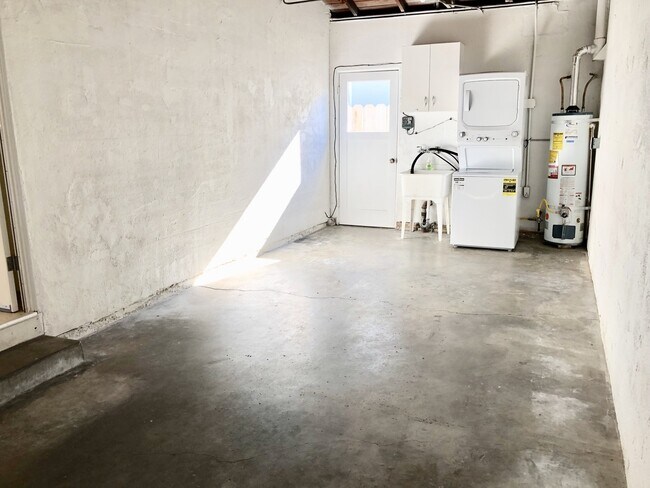 Building Photo - 945-947 15th Ave (LGC)