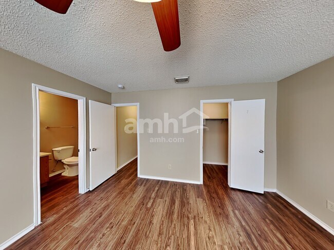 Building Photo - 9651 Arcadia Creek