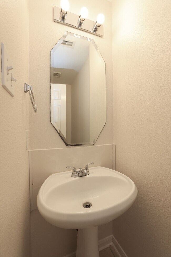 Building Photo - 12054 Mallard Stream Ct