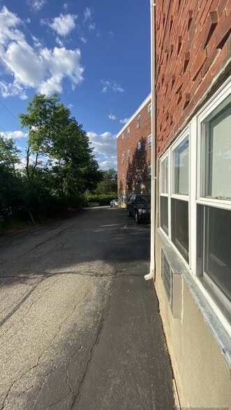 Building Photo - 1751 Washington St