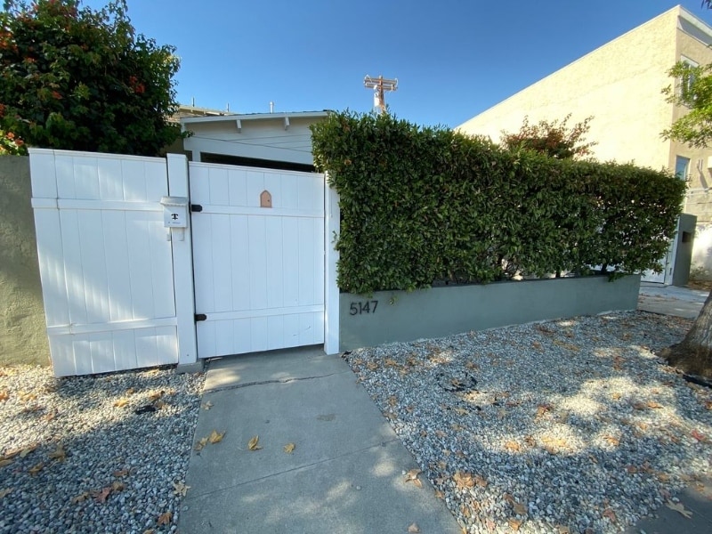 Building Photo - 5147 Riverton Ave